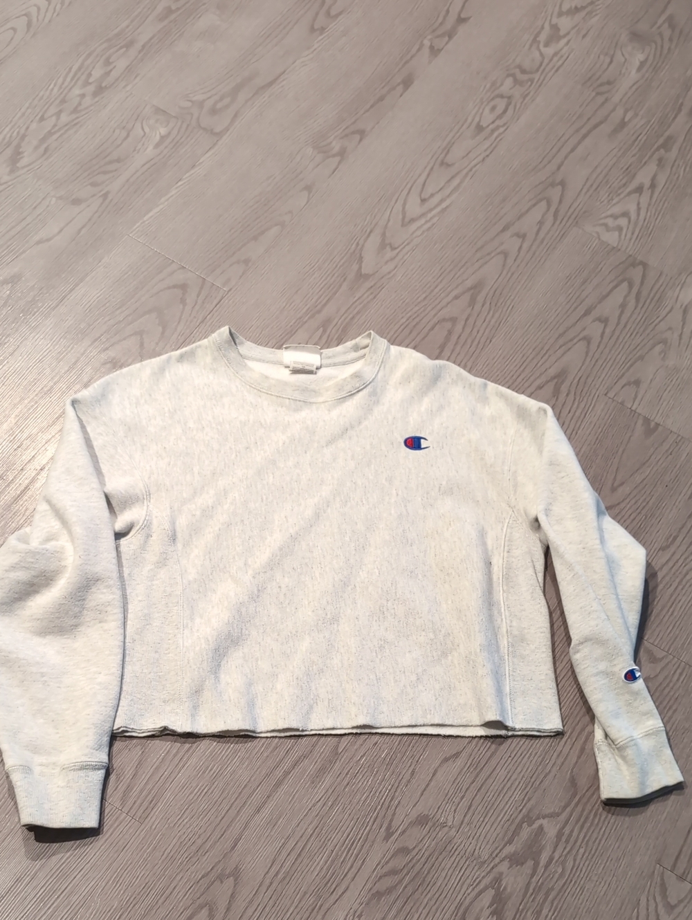 Champion Cropped Crewneck Sweatshirt in Light Gray with Logo